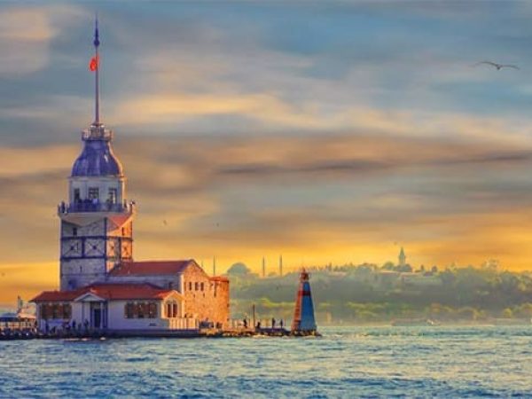 Bosphorus & Two Continents: Dolmabahçe Palace, Bosphorus Cruise & Çamlıca Hill (Private Tour)